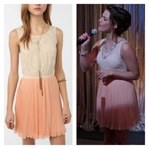 Coincidence + Chance As Seen On TV Cream Lace & Peach Pleated Skater Dress M